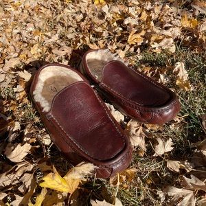 UGG Mens Leather Slippers